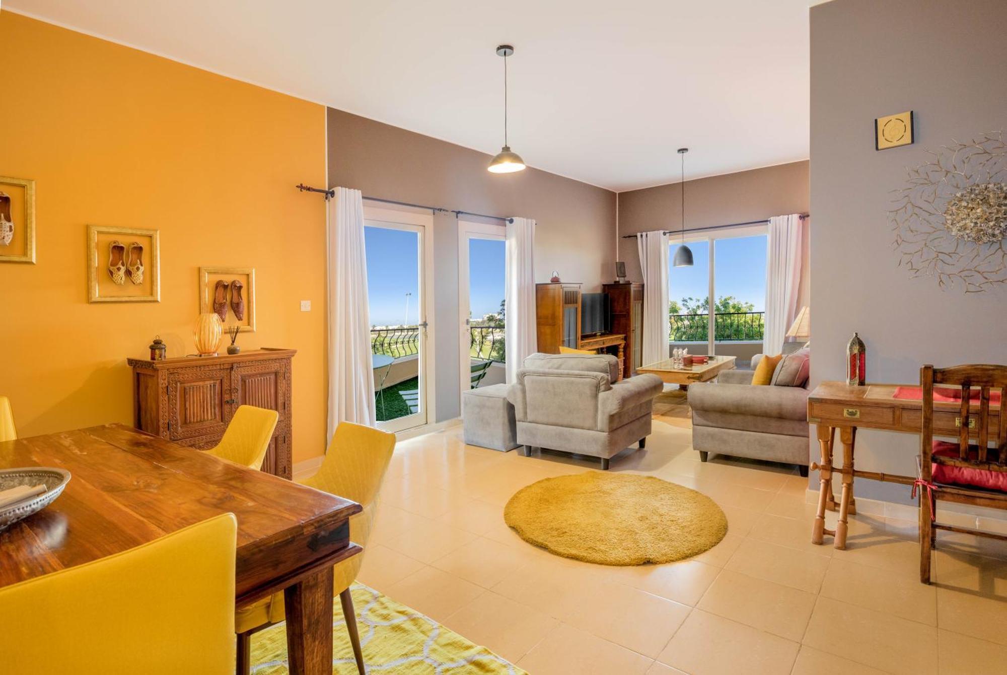 Live Surrounded By Gorgeous Green Golf Fields *